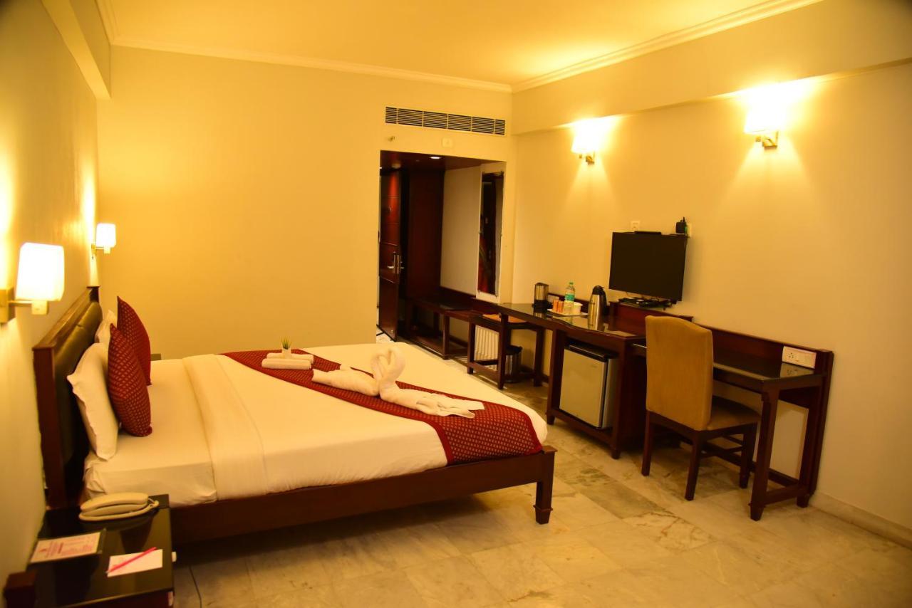 The Bhimas Residency Hotels 티루파티 외부 사진